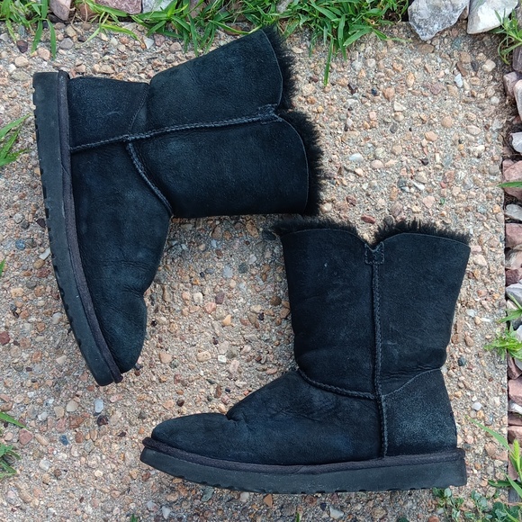UGG Bailey button black leather shearling lined boots womens 7 - Picture 8 of 10